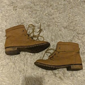 Timberland style Madden Girl ankle boots